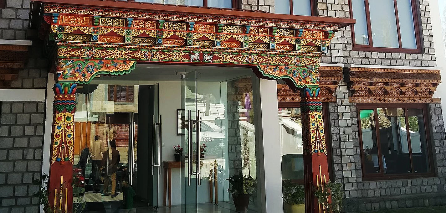 Hotel Sera Courtyard